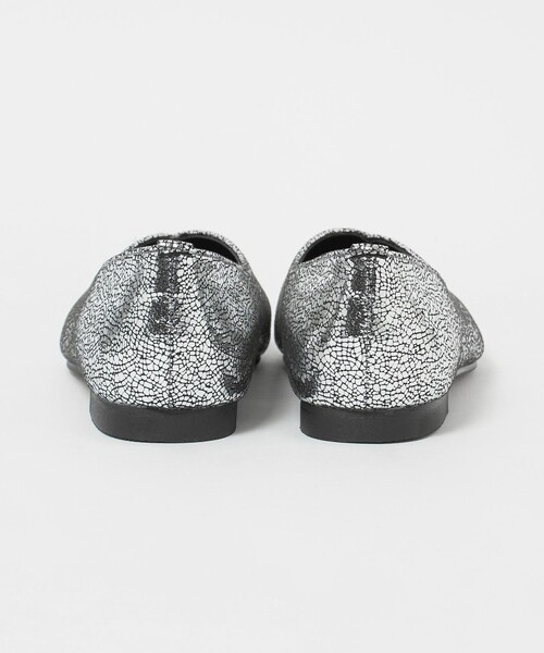 BEAUTY&YOUTH UNITED ARROWS(ビューティーアンドユースユナイテッドアローズ)の「Vカット メタリックカラー フラットシューズ(パンプス・レディース・シルバー・37h/36h/36/35h/37/38)」の11枚目の写真