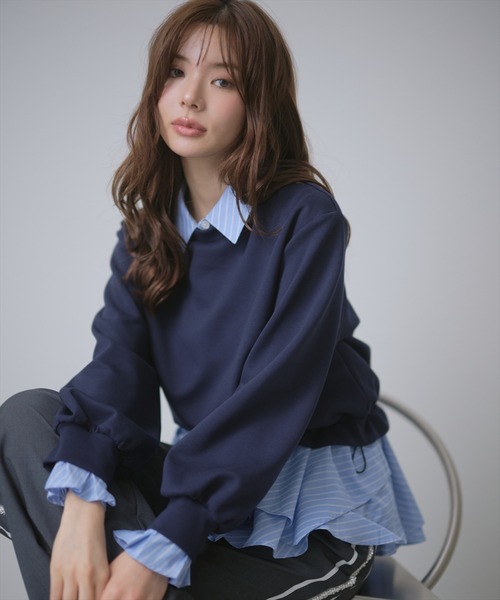 AND COUTURE(アンドクチュール)の「シャツレイヤードプルオーバー(Tシャツ/カットソー・レディース・アイボリー/ブルー/ネイビー・FREE)」の1枚目の写真