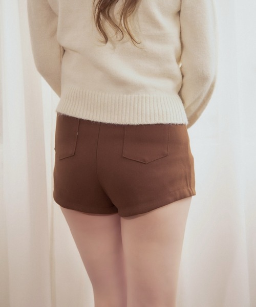 miune(ミューヌ)の「コンパクトショートパンツ(その他パンツ・レディース・ベージュ/ブラウン/ブラック・MEDIUM/SMALL)」の7枚目の写真