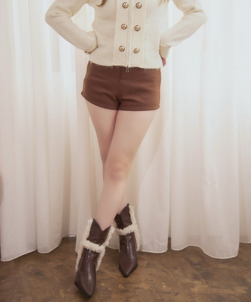 miune(ミューヌ)の「コンパクトショートパンツ(その他パンツ・レディース・ベージュ/ブラウン/ブラック・MEDIUM/SMALL)」の8枚目の写真