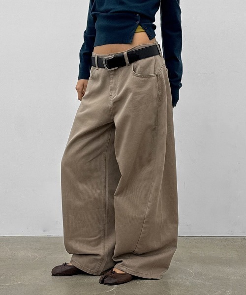 BLACKUP（ブラックアップ）の「[MADE] ラッチワイドコットンパンツ（その他パンツ・レディース・ブラック/ベージュ・SMALL/MEDIUM/LARGE）」の2枚目の写真