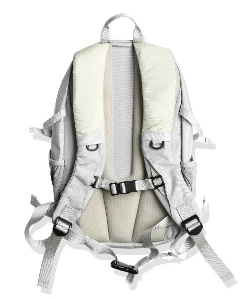 NOIAGO(ノイアゴ)の「◇NOIAGO◇ブランド直輸入正規品/ナイロン製デイリーバックパック nylon daily backbpack(バックパック/リュック・レディース・ブラック/ライトグレー・FREE)」の11枚目の写真