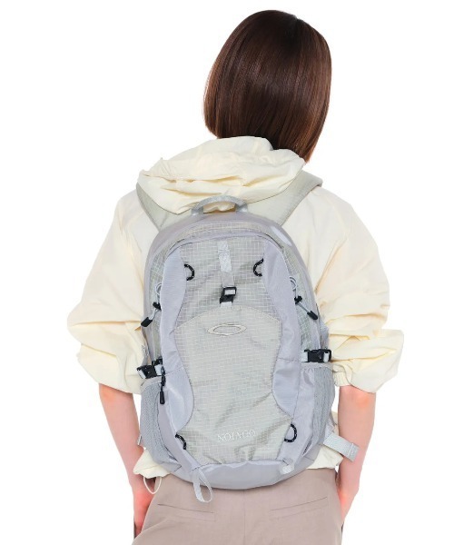 NOIAGO(ノイアゴ)の「◇NOIAGO◇ブランド直輸入正規品/ナイロン製デイリーバックパック nylon daily backbpack(バックパック/リュック・レディース・ブラック/ライトグレー・FREE)」の5枚目の写真