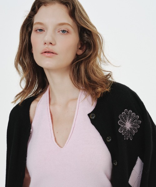 Mardi Mercredi(マルディメクルディ)の「CASHMERE BLEND CARDIGAN ROUND NECK ARGYLE PUNCHING DETAIL / カシミヤ ブレンド カーディガン ラウンド ネック アーガイル パンチング ディテール(カーディガン/ボレロ・レディース・オートミール/ブラック×ピンク/グレー/ピンク・FREE)」の14枚目の写真