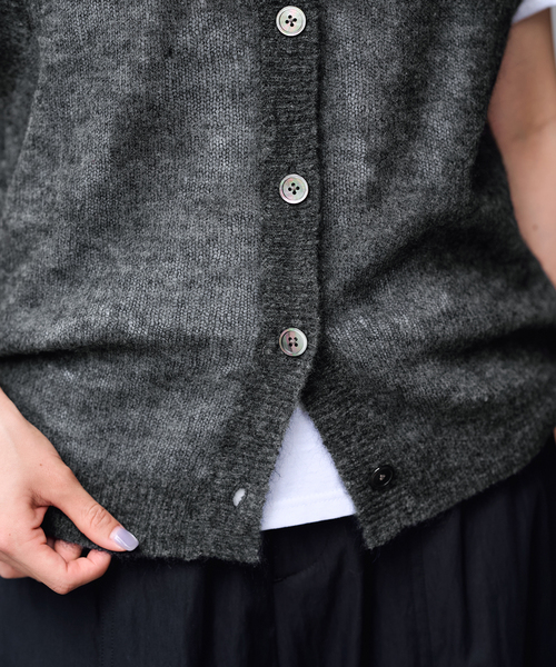 FRAMeWORK(フレームワーク)の「アルパカMIXシアー2WAY VEST(ニット/セーター・レディース・ブラウン/チャコールグレー/ベージュ・FREE)」の11枚目の写真