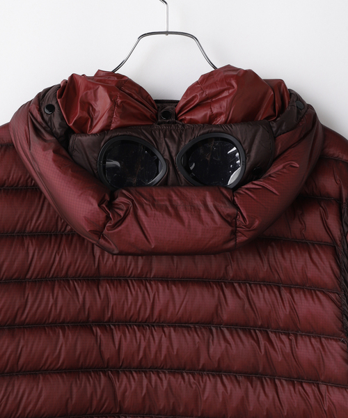 C.P. COMPANY（シーピーカンパニー）の「C.P.Company / シーピーカンパニー D.D. SHELL GOGGLE CHST POCKET JK（ダウンジャケット/コート・メンズ・チャコールグレー/ブラック/ボルドー・SMALL/MEDIUM/LARGE）」の9枚目の写真