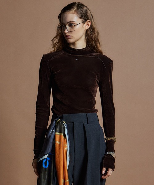 MAISON SPECIAL(メゾンスペシャル)の「【26WINTER PRE-ORDER】2WAY Velour Top/2WAYベロアTOP(Tシャツ/カットソー・レディース・ホワイト/ブラック/ブラウン/グレー/ライム・FREE)」の6枚目の写真