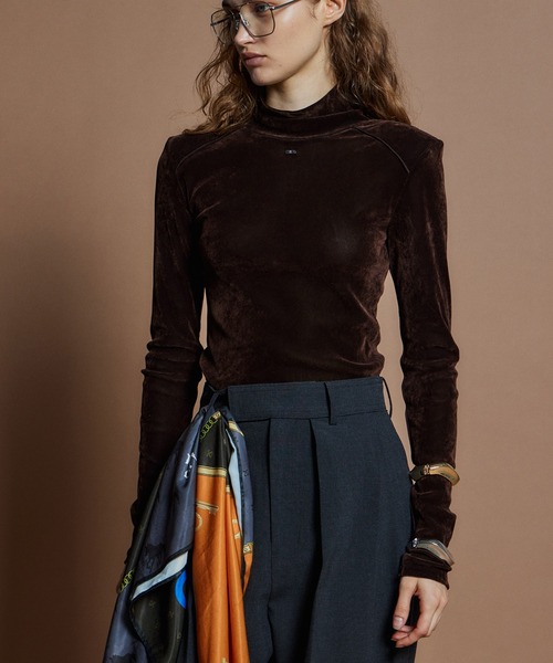 MAISON SPECIAL(メゾンスペシャル)の「【26WINTER PRE-ORDER】2WAY Velour Top/2WAYベロアTOP(Tシャツ/カットソー・レディース・ホワイト/ブラック/ブラウン/グレー/ライム・FREE)」の9枚目の写真