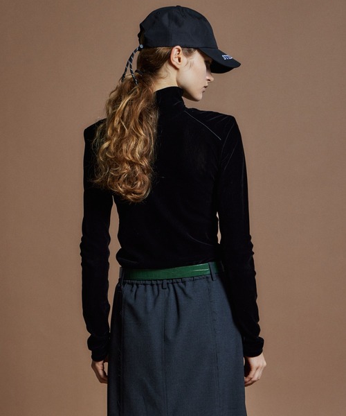 MAISON SPECIAL(メゾンスペシャル)の「【26WINTER PRE-ORDER】2WAY Velour Top/2WAYベロアTOP(Tシャツ/カットソー・レディース・ホワイト/ブラック/ブラウン/グレー/ライム・FREE)」の20枚目の写真