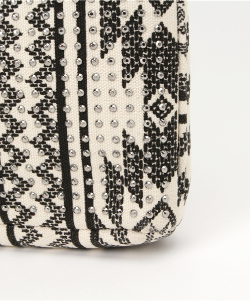 Discoat Parisien（ディスコートパリシアン）の「スタッツ柄クラッチ（クラッチバッグ・レディース・イエロー/ブラック・ﾌﾘ-）」の9枚目の写真