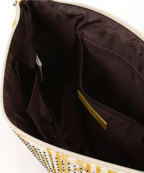 Discoat Parisien（ディスコートパリシアン）の「スタッツ柄クラッチ（クラッチバッグ・レディース・イエロー/ブラック・ﾌﾘ-）」の13枚目の写真