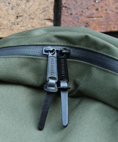 Herschel Supply（ハーシェルサプライ）の「【別注】＜Herschel＞∴Aspect Settlement バックパック◆（バックパック/リュック・レディース・ブラック/オリーブ・FREE）」の4枚目の写真