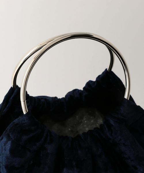 BEAUTY&YOUTH UNITED ARROWS（ビューティーアンドユースユナイテッドアローズ）の「＜Ls Scene＞ベルベットバッグ ◆（ハンドバッグ・レディース・ダークブラウン/ネイビー・FREE）」の5枚目の写真