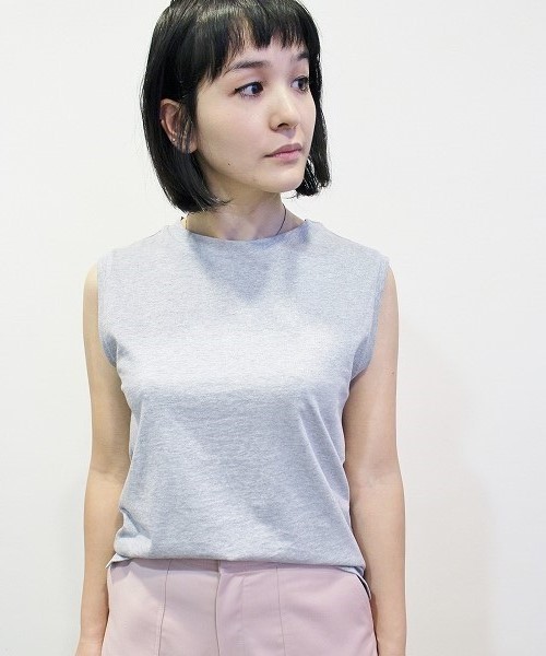 ottilie(オティーリエ)の「ノースリーブTシャツ(Tシャツ/カットソー・レディース・ホワイト/グレー/ブラック/アイボリー・FREE)」の4枚目の写真
