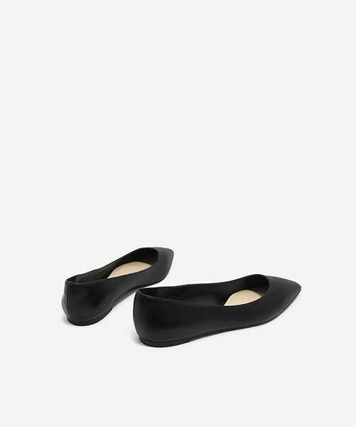 CHARLES & KEITH(チャールズ & キース)の「ポインテッドバレリーナパンプス / POINTED BALLERINA PUMPS(バレエシューズ・レディース・ネイビー/ブラック/シルバー・23.5cm/23cm/24.5cm)」の13枚目の写真