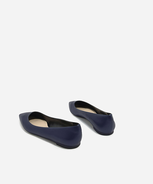 CHARLES & KEITH(チャールズ & キース)の「ポインテッドバレリーナパンプス / POINTED BALLERINA PUMPS(バレエシューズ・レディース・ネイビー/ブラック/シルバー・23.5cm/23cm/24.5cm)」の7枚目の写真