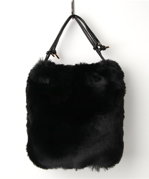 VENCEEXCHANGE（ヴァンスエクスチェンジ）の「フェイクファー巾着2WAYバッグ        （トートバッグ・レディース・ブラック/ベージュ/グレー・FREE）」の10枚目の写真