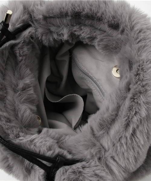 VENCEEXCHANGE（ヴァンスエクスチェンジ）の「フェイクファー巾着2WAYバッグ        （トートバッグ・レディース・ブラック/ベージュ/グレー・FREE）」の8枚目の写真