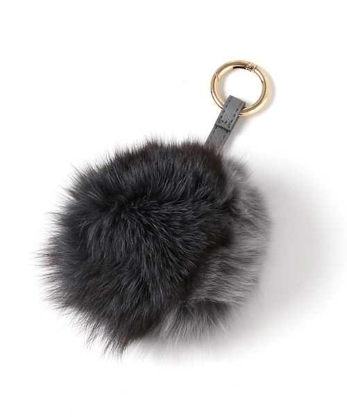 VitaFelice(ヴィータフェリーチェ)の「配色フォックスファー×フリンジバッグチャーム/キーホルダー(チャーム・レディース・ブラック系その他/グレー系その他/レッド系その他・FREE)」の2枚目の写真