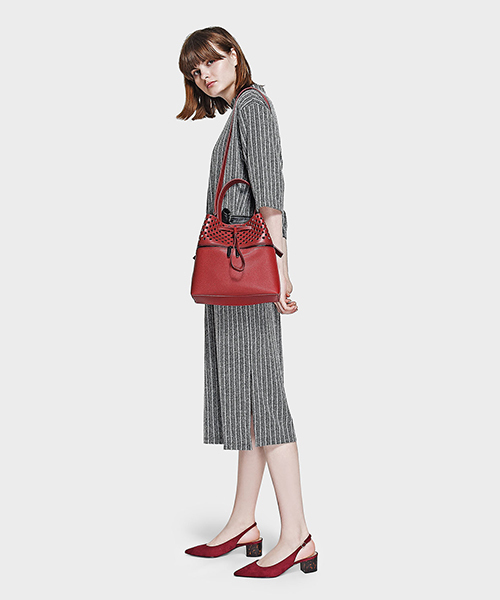 CHARLES & KEITH(チャールズ & キース)の「ポインテッドスリングバックヒール/POINTED SLINGBACK HEELS(パンプス・レディース・ブラック/シルバー/レッド・25cm/22.5cm/23.5cm/24.5cm/23cm)」の15枚目の写真
