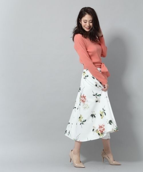 Andemiu（アンデミュウ）の「スカラップリボンベルトニット778546（ニット/セーター・レディース・ネイビー/ブラック/ピンク/オフホワイト/マスタード・FREE）」の6枚目の写真