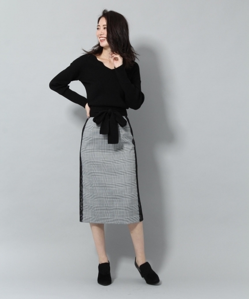 Andemiu（アンデミュウ）の「スカラップリボンベルトニット778546（ニット/セーター・レディース・ネイビー/ブラック/ピンク/オフホワイト/マスタード・FREE）」の8枚目の写真