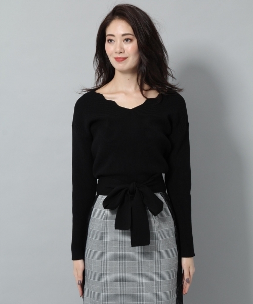 Andemiu（アンデミュウ）の「スカラップリボンベルトニット778546（ニット/セーター・レディース・ネイビー/ブラック/ピンク/オフホワイト/マスタード・FREE）」の10枚目の写真