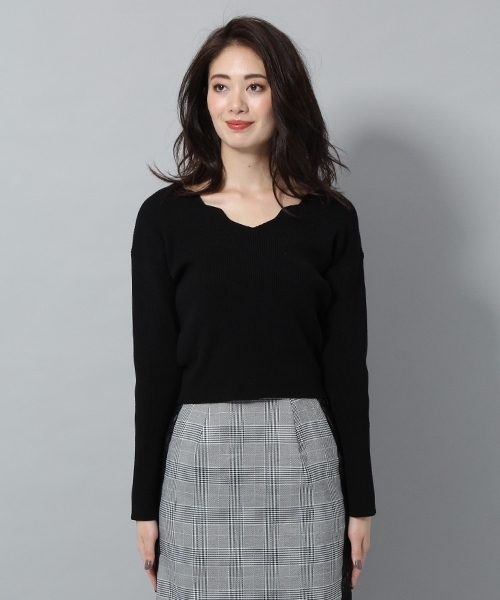 Andemiu（アンデミュウ）の「スカラップリボンベルトニット778546（ニット/セーター・レディース・ネイビー/ブラック/ピンク/オフホワイト/マスタード・FREE）」の17枚目の写真