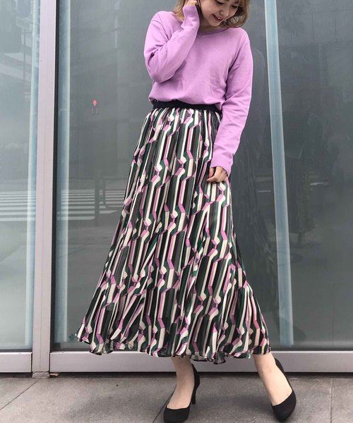 Cheek(チーク)の「ラメシフォン幾何学ロングスカート(スカート・レディース・ベージュ/ネイビー/イエロー・MEDIUM)」の1枚目の写真