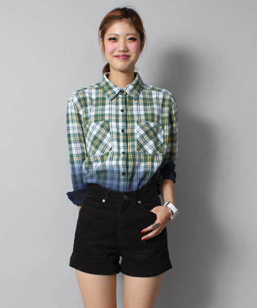 WEGO(ウィゴー)の「WEGO/ケミカルコーデュロイショーツ(その他パンツ・レディース・アイボリー/ブラック/ピンク/サックスブルー/ワインレッド・MEDIUM/LARGE)」の3枚目の写真