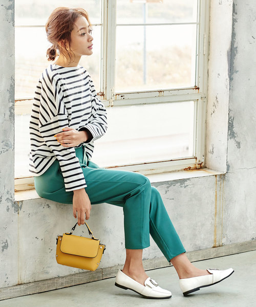 KOBE LETTUCE(コウベレタス)の「サークルバックルスクエアトゥローファーシューズ(ローファー・レディース・ホワイト/ブラック/ブルー系その他/ピンクベージュ・LL/S/M/L)」の16枚目の写真