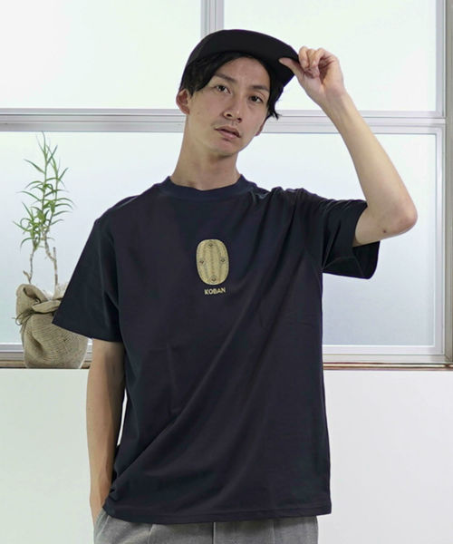 L&HARMONY(エルアンドハーモニー)の「<L&HARMONY / エルアンドハーモニー>ハイクルーネックプリントTシャツ"KOBAN"(Tシャツ/カットソー・メンズ・ホワイト/ネイビー/グレー・MEDIUM/LARGE)」の3枚目の写真