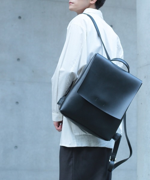 『フェイクレザーカブセリュック』
