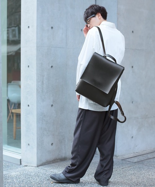 『フェイクレザーカブセリュック』