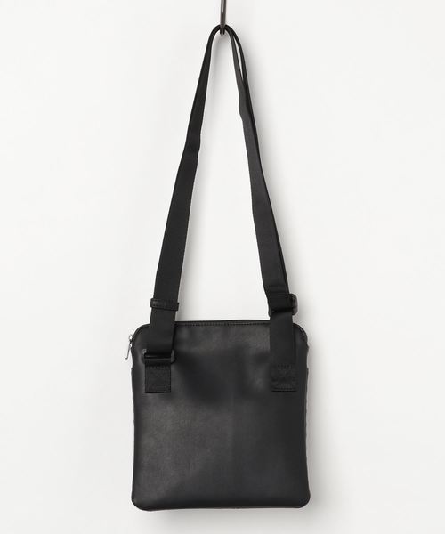 アルマーニ Giorgio Armani 最新 ショルダーバッグ エンボスロゴ