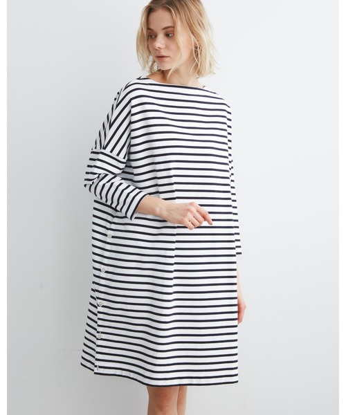 Traditional Weatherwear（トラディショナルウェザーウェア）の「SIDE BUTTON TUNIC DRESS（チュニック・レディース・ネイビー×ホワイト/ホワイト×ネイビー/ホワイト/パープル系その他・S）」の2枚目の写真