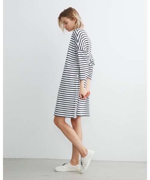 Traditional Weatherwear（トラディショナルウェザーウェア）の「SIDE BUTTON TUNIC DRESS（チュニック・レディース・ネイビー×ホワイト/ホワイト×ネイビー/ホワイト/パープル系その他・S）」の9枚目の写真