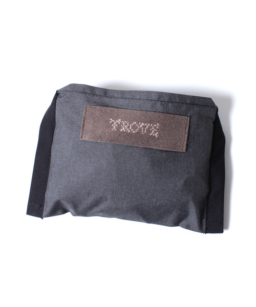 TROVE（トローヴ）の「TROVE / PACKABLE ECO BAG（エコバッグ/サブバッグ・メンズ・グレー/チャコール/パープル・FREE）」の7枚目の写真