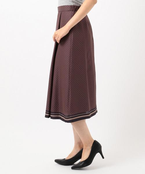 J.PRESS(ジェイプレス)の「【洗える】ジオメトリックプリント スカート(スカート・レディース・グレー系5/ネイビー系5・7/9/11)」の3枚目の写真