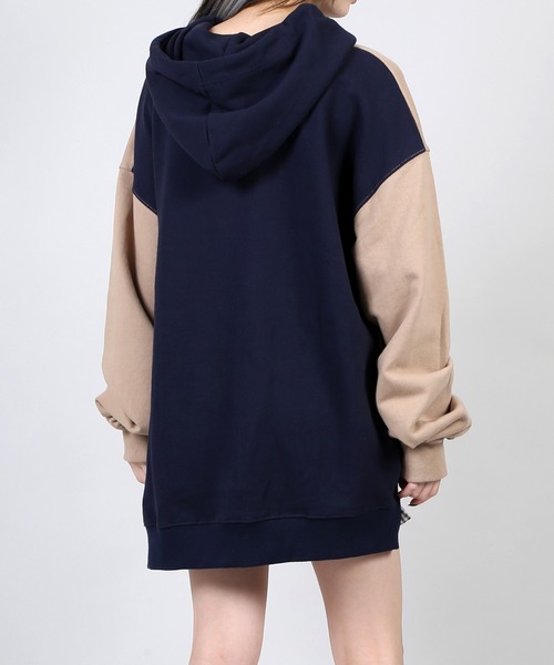 DING（ディング）の「DING/アシンメトリーバイカラーパーカー（パーカー・レディース・ベージュ/グレー・FREE）」の11枚目の写真