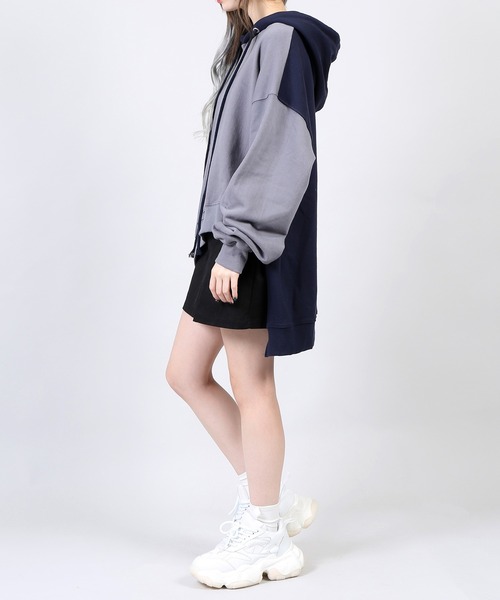 DING（ディング）の「DING/アシンメトリーバイカラーパーカー（パーカー・レディース・ベージュ/グレー・FREE）」の3枚目の写真