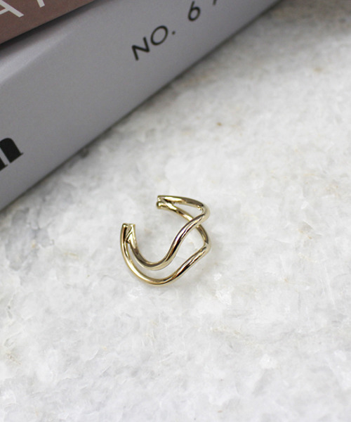 MODE ROBE(モードローブ)の「ダブルラインウェーブリング 12号 リング(リング・レディース・シルバー/ゴールド・12号)」の2枚目の写真