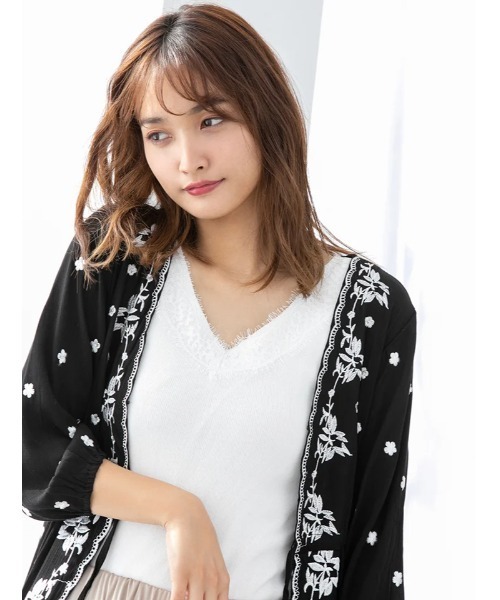 fifth(フィフス)の「Vネックレースニットタンクトップ(キャミソール・レディース・ホワイト/グレー/スモークピンク/ブラック・MEDIUM)」の18枚目の写真