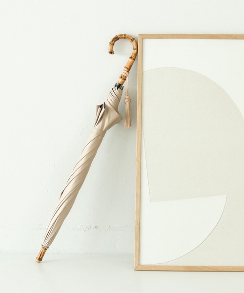 utatane（ウタタネ）の「日傘 完全遮光100％ 晴雨兼用 竹ハンドル55cm大判（長傘・レディース・ブラック/グレー/ネイビー/ベージュ/レッド/ピンク/ブルー/グリーン/マスタード/ラベンダー・FREE）」の4枚目の写真