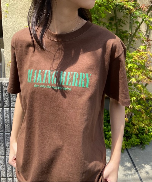 AZUL ENCANTO（アズールエンカント）の「MAKING MERRYオーバーTシャツ（Tシャツ/カットソー・レディース・ダークブラウン/ベージュ/アイボリー・FREE）」の22枚目の写真