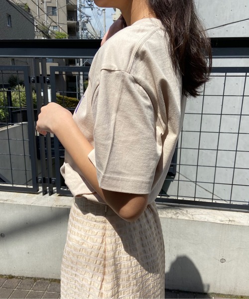 AZUL ENCANTO（アズールエンカント）の「MAKING MERRYオーバーTシャツ（Tシャツ/カットソー・レディース・ダークブラウン/ベージュ/アイボリー・FREE）」の15枚目の写真