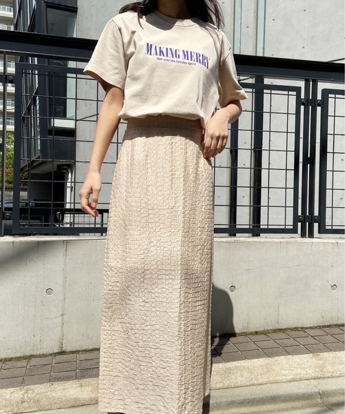 AZUL ENCANTO（アズールエンカント）の「MAKING MERRYオーバーTシャツ（Tシャツ/カットソー・レディース・ダークブラウン/ベージュ/アイボリー・FREE）」の11枚目の写真