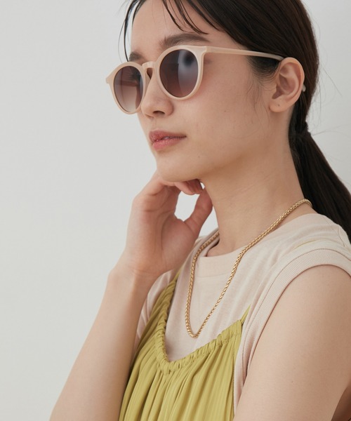 ADAM ET ROPE'（アダムエロペ）の「セルフレームボストンサングラス（サングラス・レディース・チャコールグレー/ライトグレー/ブラック/ベージュ/ピンク系その他2・FREE）」の10枚目の写真