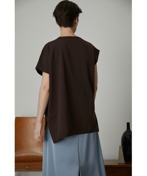 【未使用美品！】リムアーク　ブラウン　カットソー　トップス　ニット RIM.ARK（リムアーク）の「Asymmetry square knit tops（Tシャツ