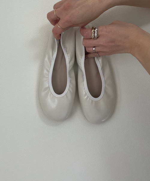 LE MORE（リモア）の「ラウンドパイピングパンプス（バレエシューズ・レディース・ベージュ/ブラウン/アイボリー・S/M/L）」の14枚目の写真